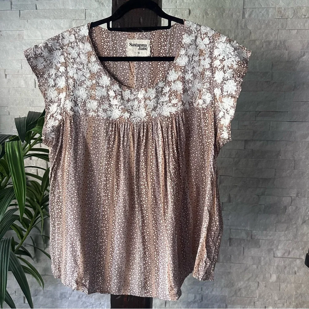 Savanna Jane Boho Cream Tan Brown Embroidered Floral Cap Sleeve Top Size 1X - Picture 2 of 9